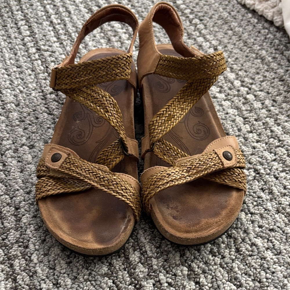 Taos Footwear Brown and Tan Sandals